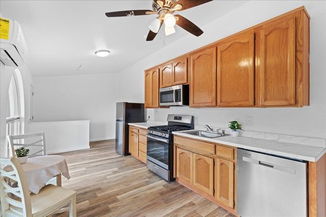 25832 Magnolia Rd, Escalon, CA 95320