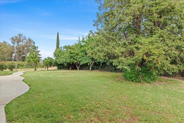 25832 Magnolia Rd, Escalon, CA 95320