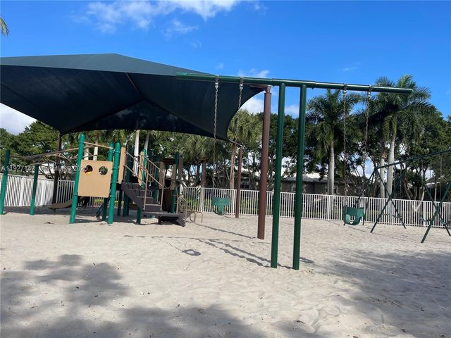 1861 Salerno Cir 1861, Weston, FL 33327