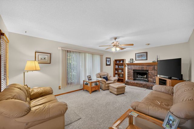 1299 Bentwood Court, Altoona, IA 50009