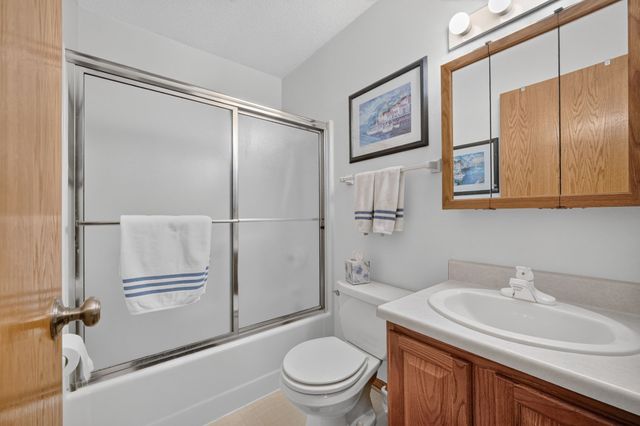 1299 Bentwood Court, Altoona, IA 50009