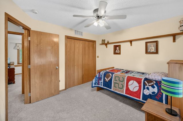1299 Bentwood Court, Altoona, IA 50009