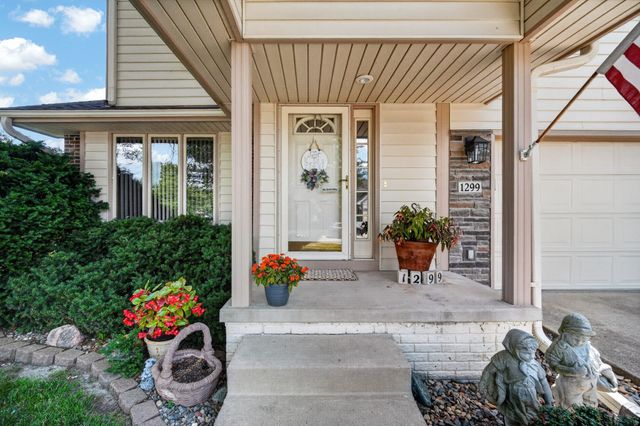 1299 Bentwood Court, Altoona, IA 50009