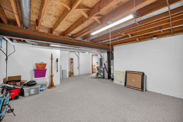 1299 Bentwood Court, Altoona, IA 50009
