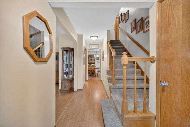 1299 Bentwood Court, Altoona, IA 50009