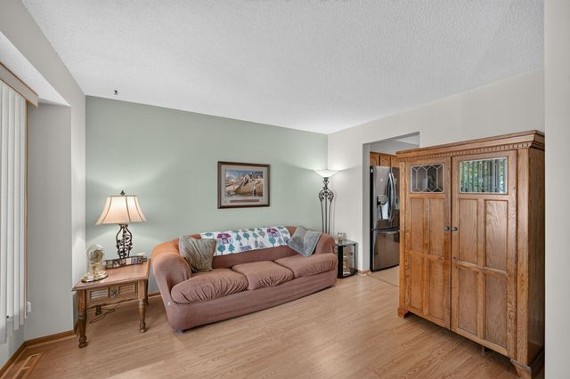 1299 Bentwood Court, Altoona, IA 50009