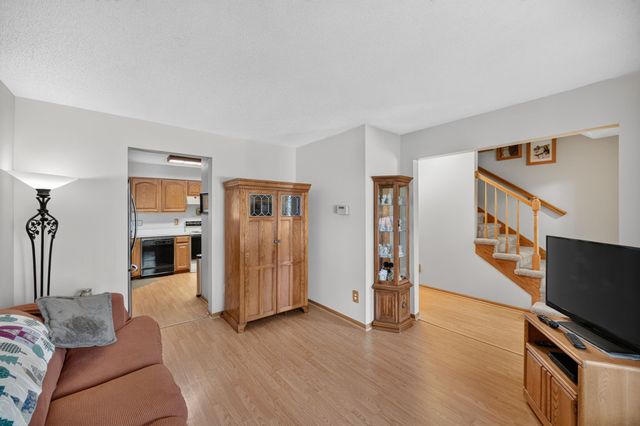 1299 Bentwood Court, Altoona, IA 50009