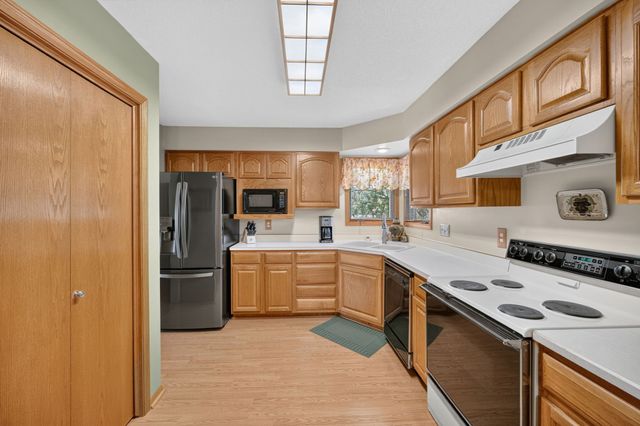 1299 Bentwood Court, Altoona, IA 50009