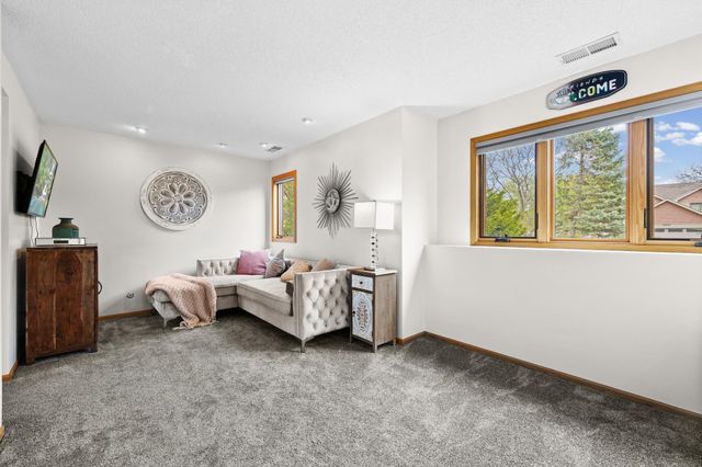 20702 Jaguar Terrace, Lakeville, MN 55044