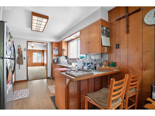 9479 Se HILLCREST Rd, Happy Valley, OR 97086
