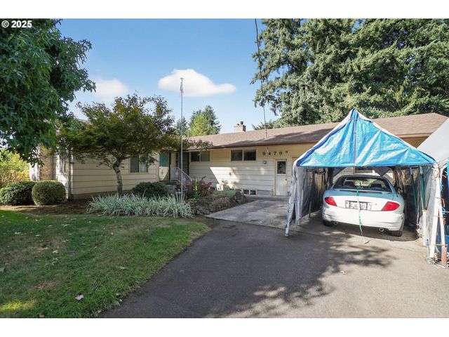 9479 Se HILLCREST Rd, Happy Valley, OR 97086