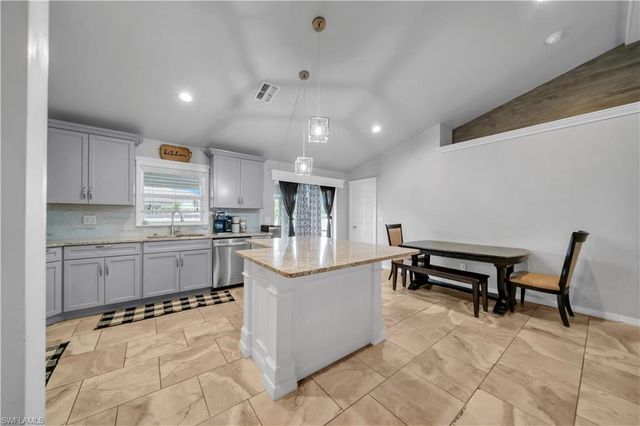 1826 NE 17th PL, Cape Coral, FL 33909