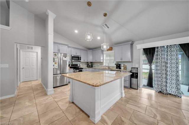 1826 NE 17th PL, Cape Coral, FL 33909