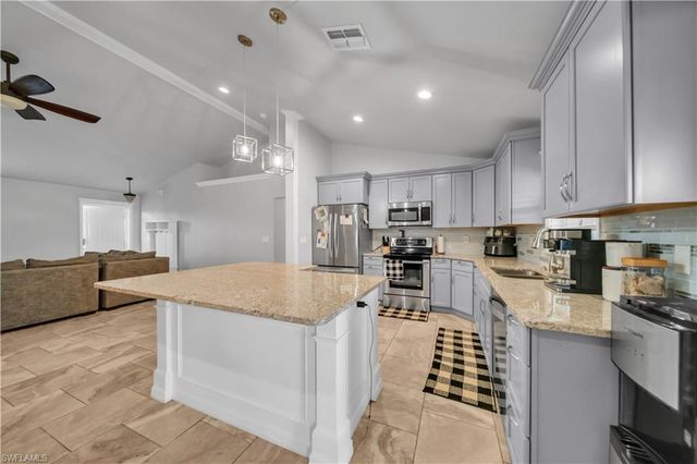 1826 NE 17th PL, Cape Coral, FL 33909