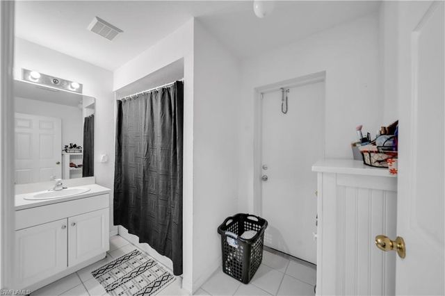 1826 NE 17th PL, Cape Coral, FL 33909