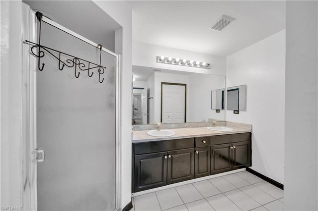 1826 NE 17th PL, Cape Coral, FL 33909