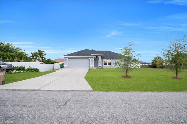 1826 NE 17th PL, Cape Coral, FL 33909