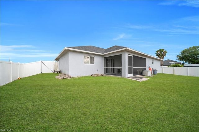 1826 NE 17th PL, Cape Coral, FL 33909