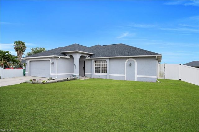 1826 NE 17th PL, Cape Coral, FL 33909
