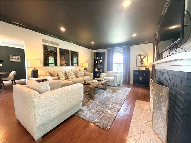 224 E Meyer Boulevard, Kansas City, MO 64113