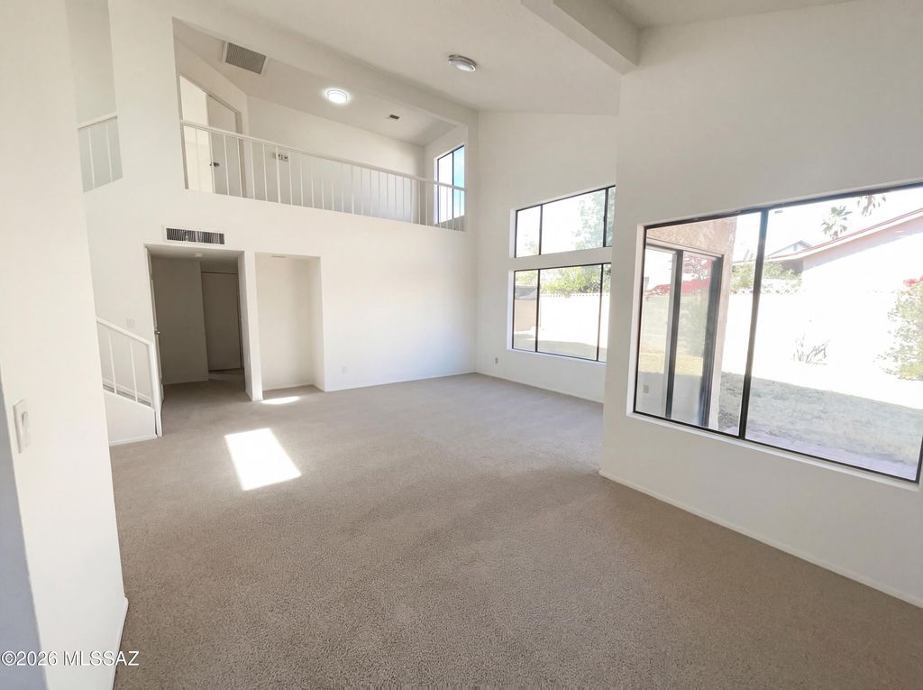 Image 11 of property listing at 3640 W Koshare Lane, Tucson, AZ 85742