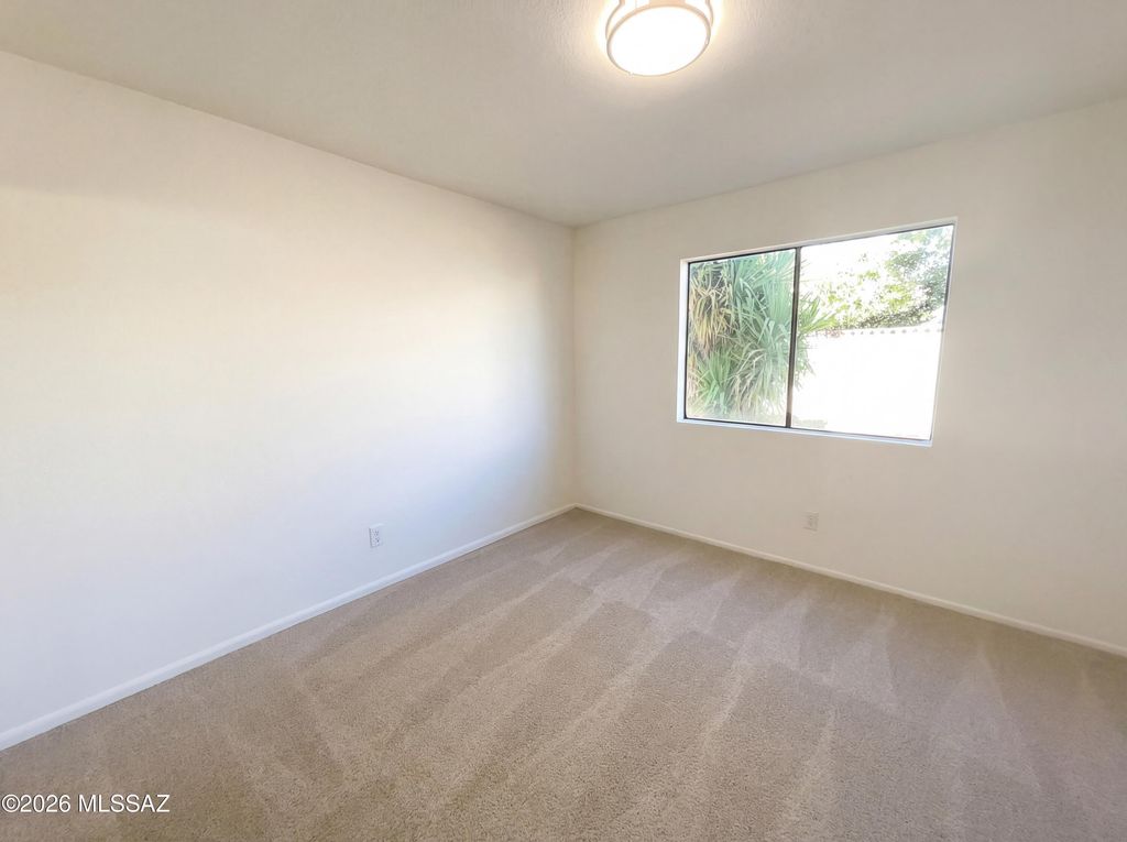 Image 13 of property listing at 3640 W Koshare Lane, Tucson, AZ 85742