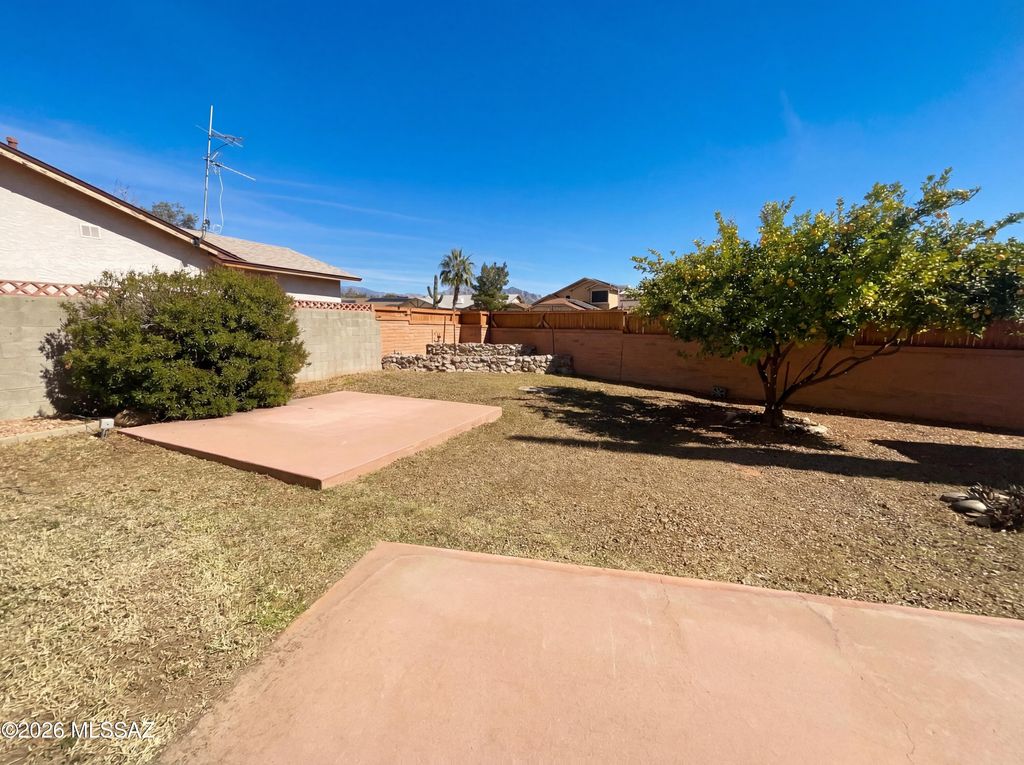 Image 20 of property listing at 3640 W Koshare Lane, Tucson, AZ 85742