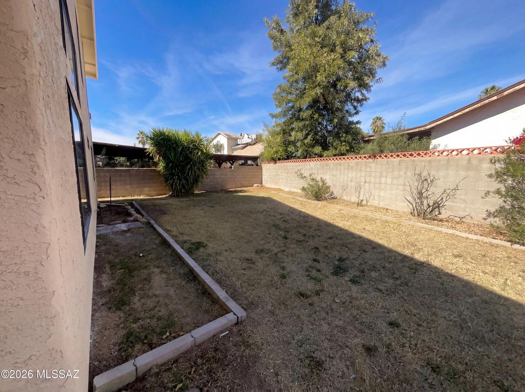 Image 21 of property listing at 3640 W Koshare Lane, Tucson, AZ 85742