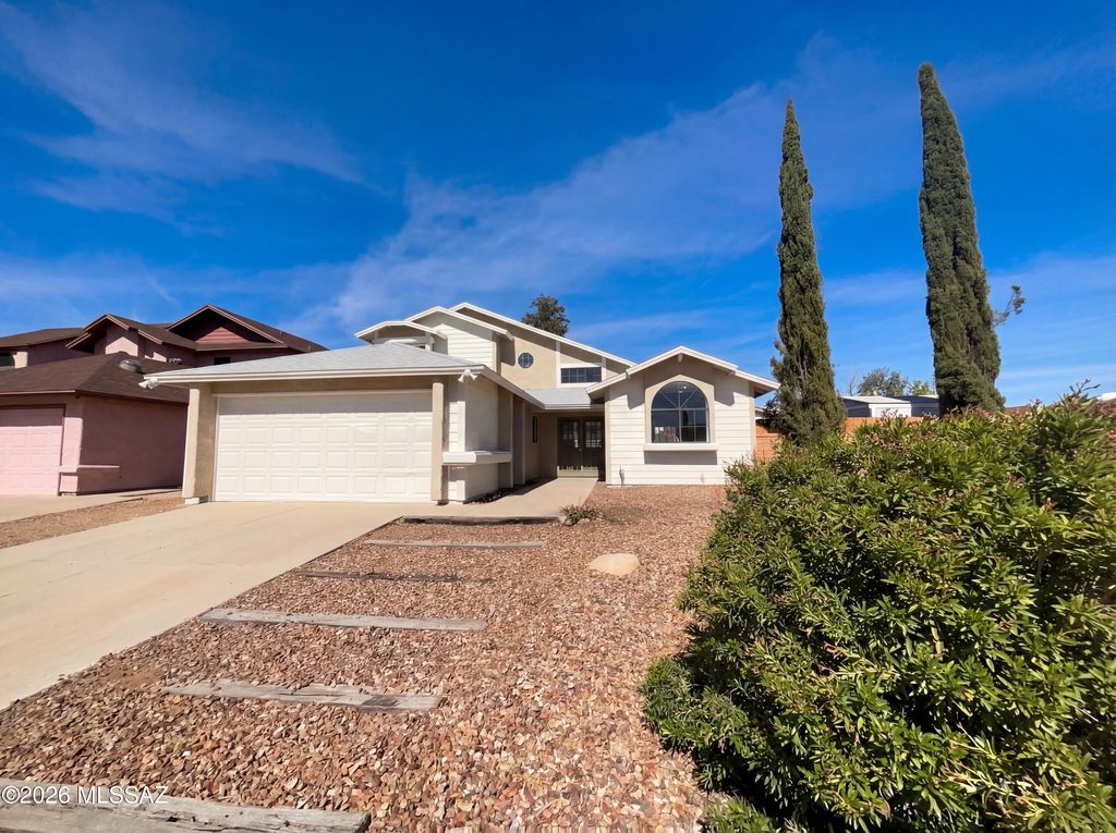 Image 23 of property listing at 3640 W Koshare Lane, Tucson, AZ 85742