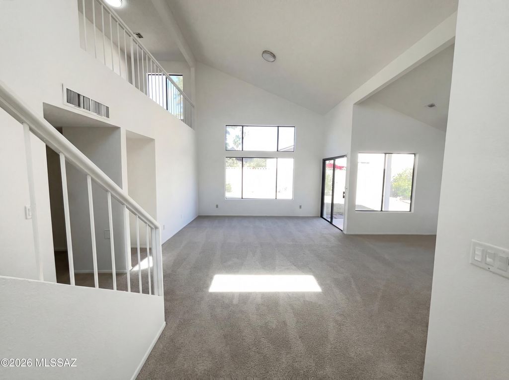 Image 7 of property listing at 3640 W Koshare Lane, Tucson, AZ 85742