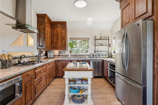 1298 Yellowstone Drive, Lake Arrowhead, CA 92352