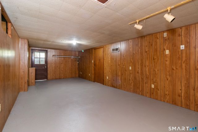 69 Spring Garden Avenue, Waterbury, CT 06708