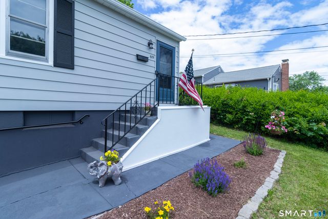 69 Spring Garden Avenue, Waterbury, CT 06708
