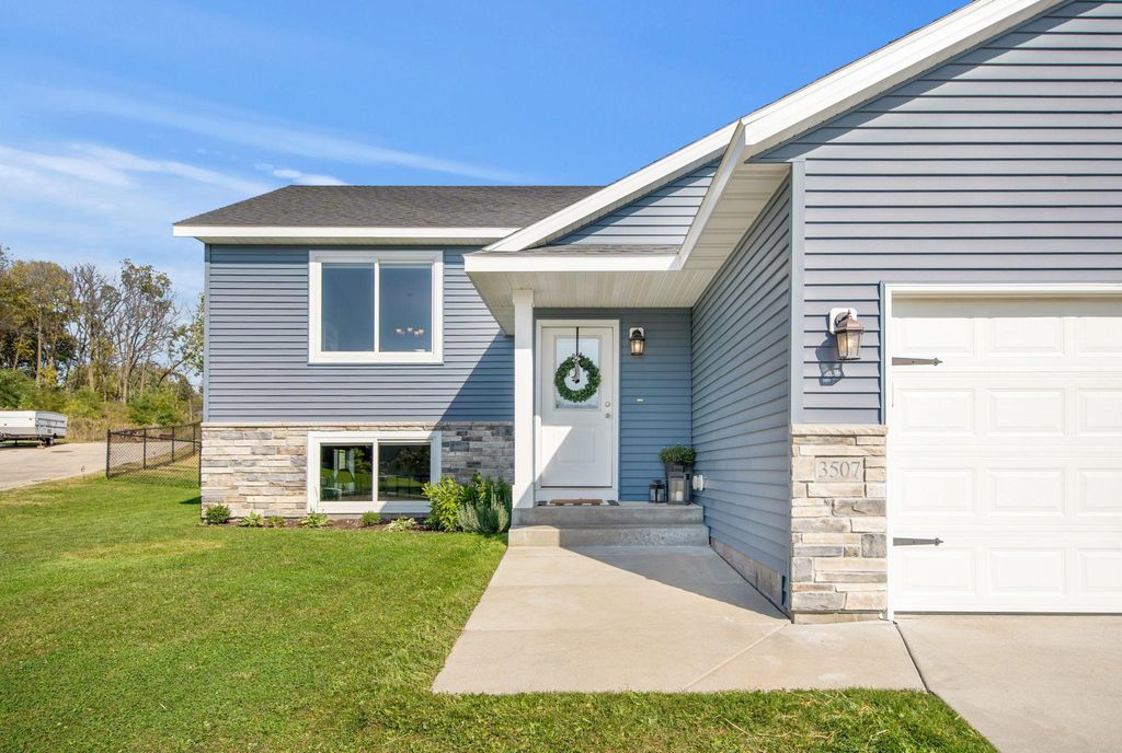 3507 Ridgeline Drive SE, Rochester, MN 55904