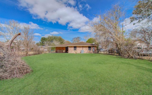 8428 Swiftwater Lane, Houston, TX 77075