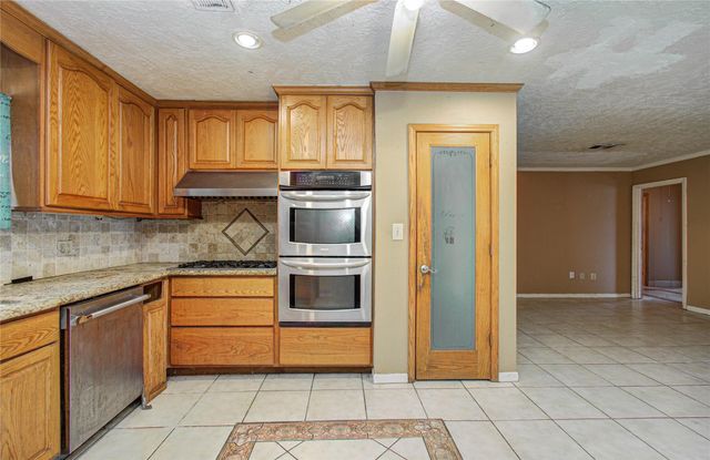 8428 Swiftwater Lane, Houston, TX 77075