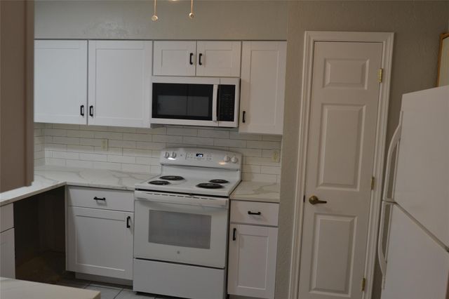 7410 Crystalglen Lane, Houston, TX 77095