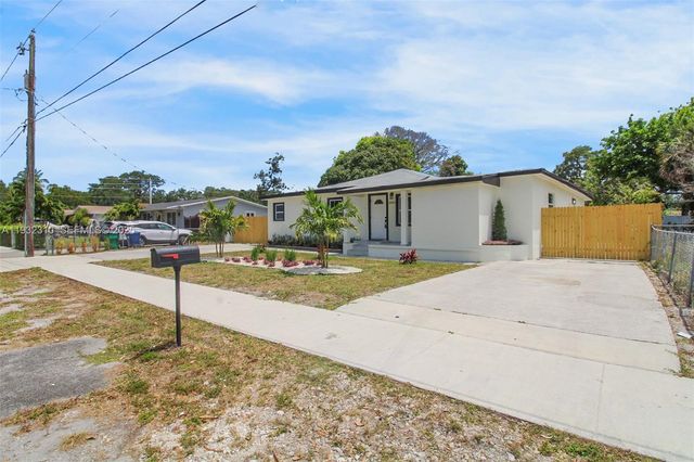 2840 NW 171st St, Miami Gardens, FL 33056