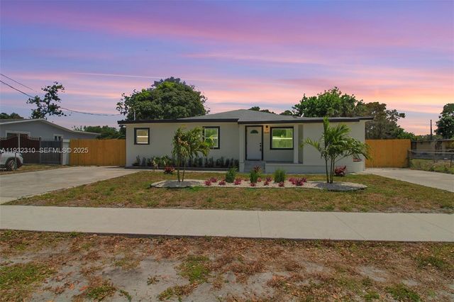 2840 NW 171st St, Miami Gardens, FL 33056