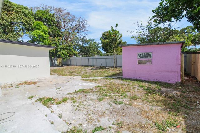 2840 NW 171st St, Miami Gardens, FL 33056