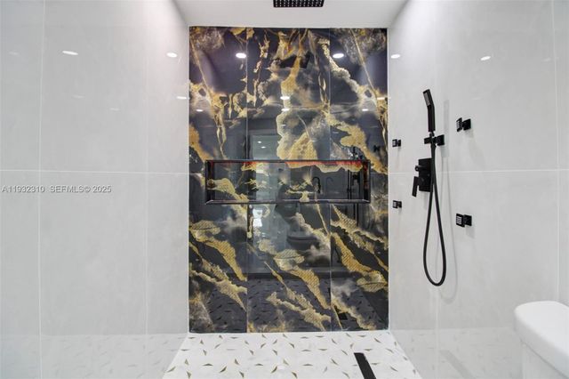 2840 NW 171st St, Miami Gardens, FL 33056