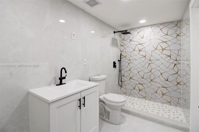 2840 NW 171st St, Miami Gardens, FL 33056