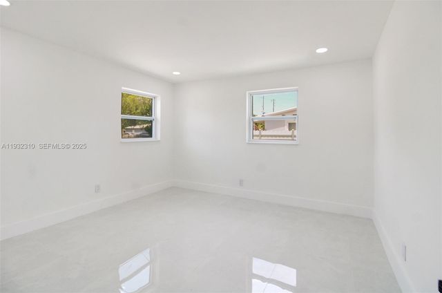 2840 NW 171st St, Miami Gardens, FL 33056