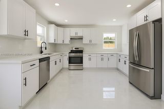 2840 NW 171st St, Miami Gardens, FL 33056