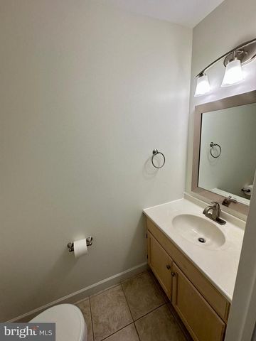 1 ONTARIO DR, Reading, PA 19608