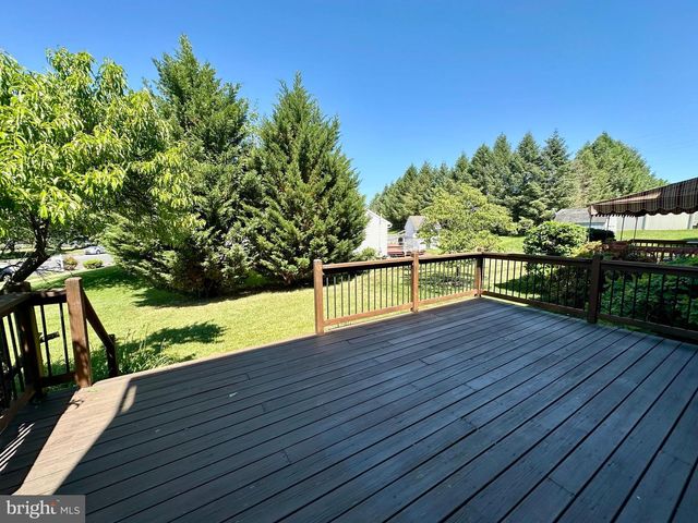 1 ONTARIO DR, Reading, PA 19608