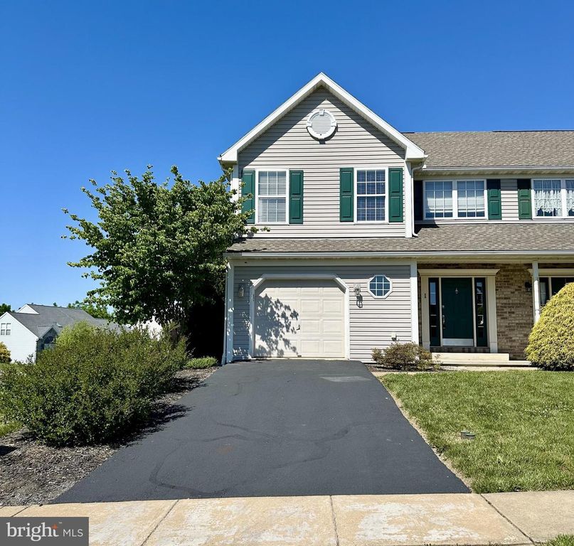 1 ONTARIO DR, Reading, PA 19608