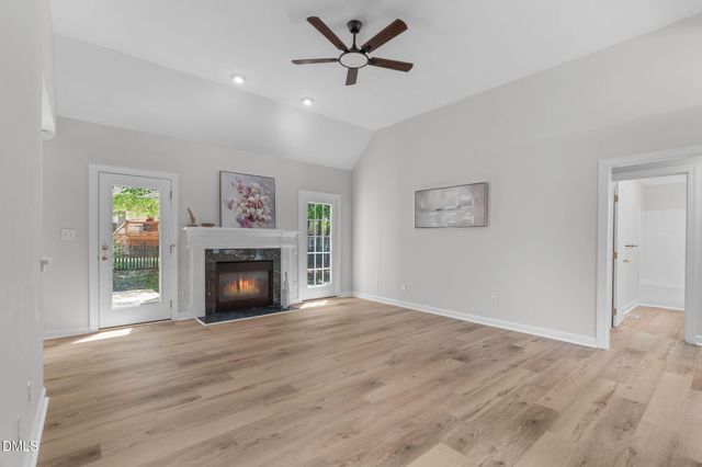 208 Hickory Glen Lane, Holly Springs, NC 27540