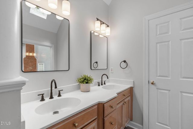 208 Hickory Glen Lane, Holly Springs, NC 27540