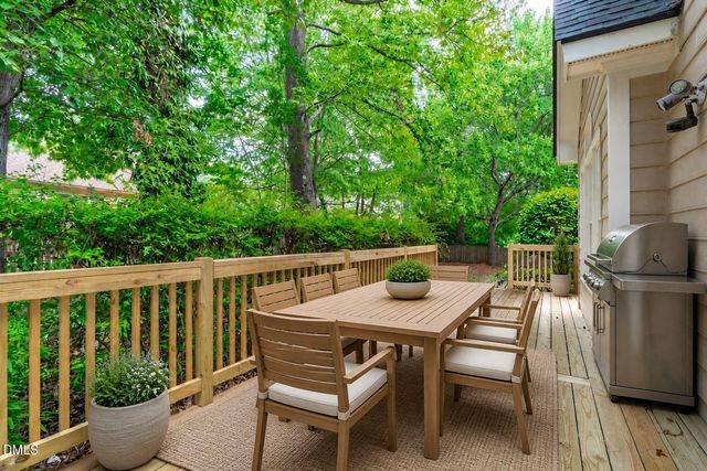208 Hickory Glen Lane, Holly Springs, NC 27540
